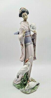 LLADRO GEISHA GIRL RETIRED #6572 1998 In touch with Nature good condition
