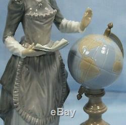 LLADRO LARGE PORCELAIN BOXED LADY FIGURINE SCHOOL MARM No 5209 RETIRED 1990