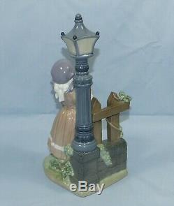 LLADRO LARGE PORCELAIN FIGURINE FALL CLEAN UP No 5286 RETIRED IN ORIGINAL BOX