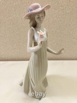 LLADRO Lladro NAO porcelain ceramic doll figurine