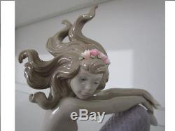 LLADRO Mermaid with Pearl Porcelain Figurine Item # ILLUSION 01001413