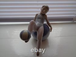 LLADRO NAO 1422 Retired and Extremely rare 2002 Girl on Beachball Used