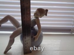 LLADRO NAO 1422 Retired and Extremely rare 2002 Girl on Beachball Used