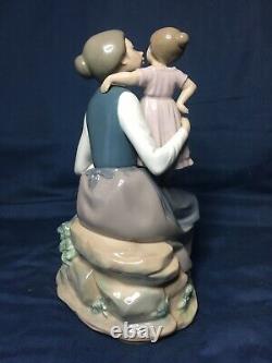 LLADRO NAO 1978 The Pampering Mother & Child Daughter Large Figurine Excellent