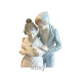 LLADRO NAO Daisa Valencianitos Girl Boy Dove Bird Figurine Spain HTF 12.5