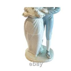 LLADRO NAO Daisa Valencianitos Girl Boy Dove Bird Figurine Spain HTF 12.5