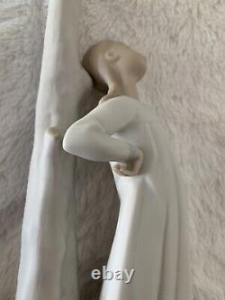 LLADRO NAO FIGURINE LAMP GIRL With HANDS ON HIPS SERIES 73G/M 1986 MATTE/BISQUE