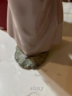 LLADRO NAO Figurine IT'S A PICNICGirl Doll Basket #1902 New In Box