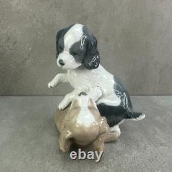 LLADRO / NAO TWERP & MIKIE TWO SPANIEL PUPPIES PLAYING #0386 Retired Spain VTG