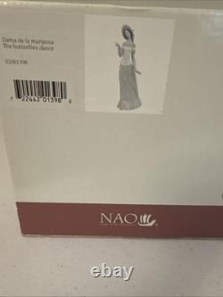 LLADRO' NAO The Butterfly Dance Porcelain Figurine 11.5 X 4X4 With Box