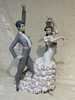 LLADRO Porcelain A PASSIONATE FLAMENCO DANCERS 6387