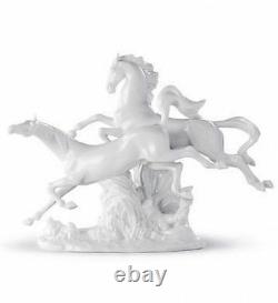 LLADRO Porcelain HORSES GALLOPING (WHITE) 01008682