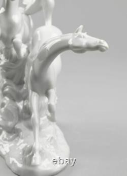 LLADRO Porcelain HORSES GALLOPING (WHITE) 01008682