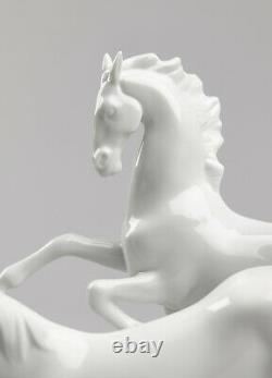 LLADRO Porcelain HORSES GALLOPING (WHITE) 01008682