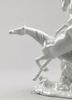 LLADRO Porcelain HORSES GALLOPING (WHITE) 01008682