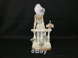 LLADRO Porcelain TIME FOR REFLECTION 5378 Large Elegant Lady Figurine