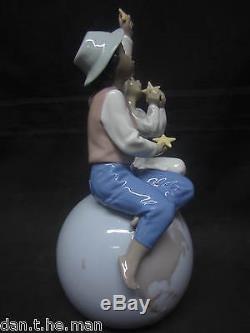 LLADRO RETIRED FIGURE WORLD OF LOVE No. 6353 by JOAN CODERCH SIGNED BY LLADRO