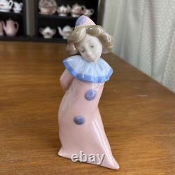 LLADRO nao girl figurine figurine display