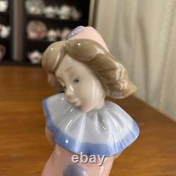 LLADRO nao girl figurine figurine display