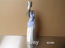 LLadro NAO 1344 Tall Floral Beauty Porcelain Figure / Mint Condition