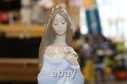 LLadro NAO 1344 Tall Floral Beauty Porcelain Figure Pre-Owned Free Shipping