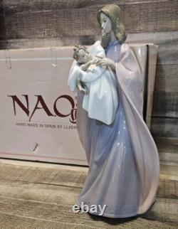 LLadro NAO A Mother's Touch Porcelain Figurine Number # 1300 Withbox