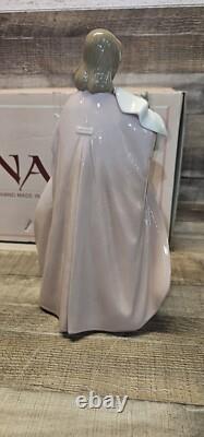 LLadro NAO A Mother's Touch Porcelain Figurine Number # 1300 Withbox