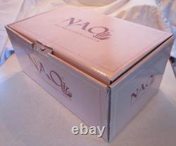 LLadro NAO Shy Girl #01311 Lamp Base 1997 Porcelain Figurine Handmade in Spain