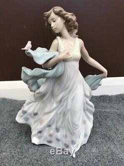 LLadro Summer Serenade Woman Figurine