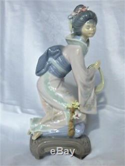 LLadro figurine #1447 Michiko Kneeling Japanese Geisha Girl