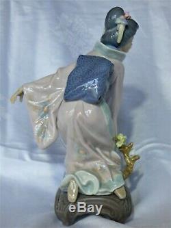 LLadro figurine #1447 Michiko Kneeling Japanese Geisha Girl