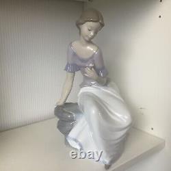 Large 12 X 7lladro Nao Figure Elegant Lady Holding A Flower Sitting On Wall
