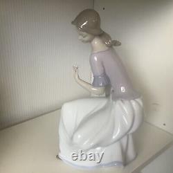 Large 12 X 7lladro Nao Figure Elegant Lady Holding A Flower Sitting On Wall