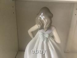 Large 13 X 7 X 6 Inches Lladro Nao Figure Elegant Lady Holding Hat Figurine