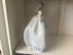 Large 13 X 7 X 6 Inches Lladro Nao Figure Elegant Lady Holding Hat Figurine