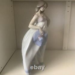 Large 13 X 7 X 6 Inches Lladro Nao Figure Elegant Lady Holding Hat Figurine