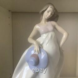 Large 13 X 7 X 6 Inches Lladro Nao Figure Elegant Lady Holding Hat Figurine