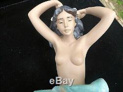 Large Dark Skinned Nude Lladro Nao Gres Girl 14 1/2. Tying A Bow In Hair 1992