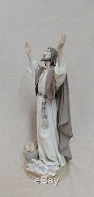 Large LLADRO model 5896 figure of Jesus Christ The Loaves and Fishes. RETIRED