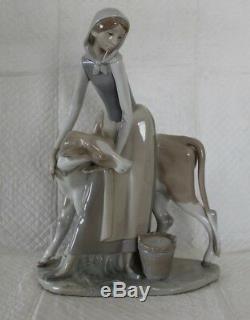 Large Lladro 31cm Girl with Calf 4513 Gloss Figure VGC