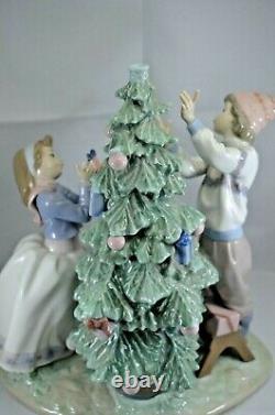 Large Lladro Figure Trimming The Tree Ref 5897 Missing Star