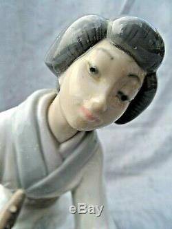 Large Lladro Figurine #4840 Japonesa Decorando Geisha Flower Arranger Perfect