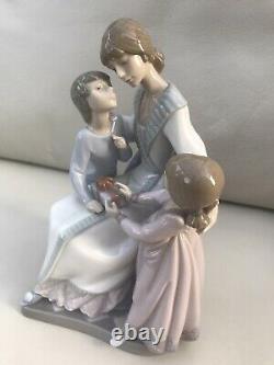 Large Lladro Figurine A Gift Of Love 5596 9.5