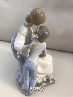 Large Lladro Figurine A Gift Of Love 5596 9.5