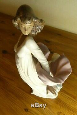 Large Lladro Figurine Spring Splendour Girl Holding Flower Basket 2325