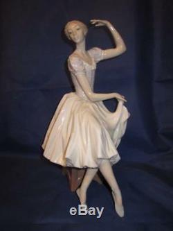 Large Lladro Figurine Weary Ballerina #5275 by Vincente Martinez Retired 1995