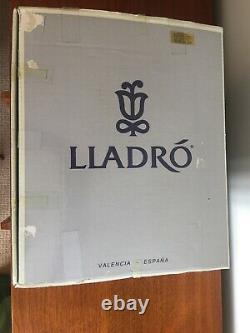 Large Lladro Gres Seated Eskimo Boy & Polar Bear 12097 Excellent With Box