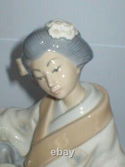Large Lladro Nao Figure Oriental Melody Figurine Geisha Girl Playing Shamisen