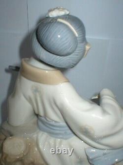 Large Lladro Nao Figure Oriental Melody Figurine Geisha Girl Playing Shamisen