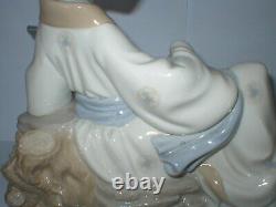 Large Lladro Nao Figure Oriental Melody Figurine Geisha Girl Playing Shamisen